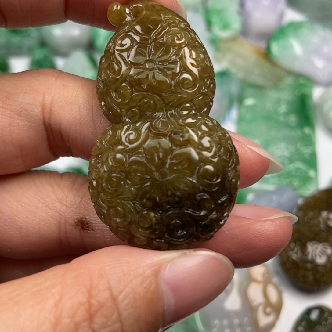 翡翠未镶嵌颈饰翡翠