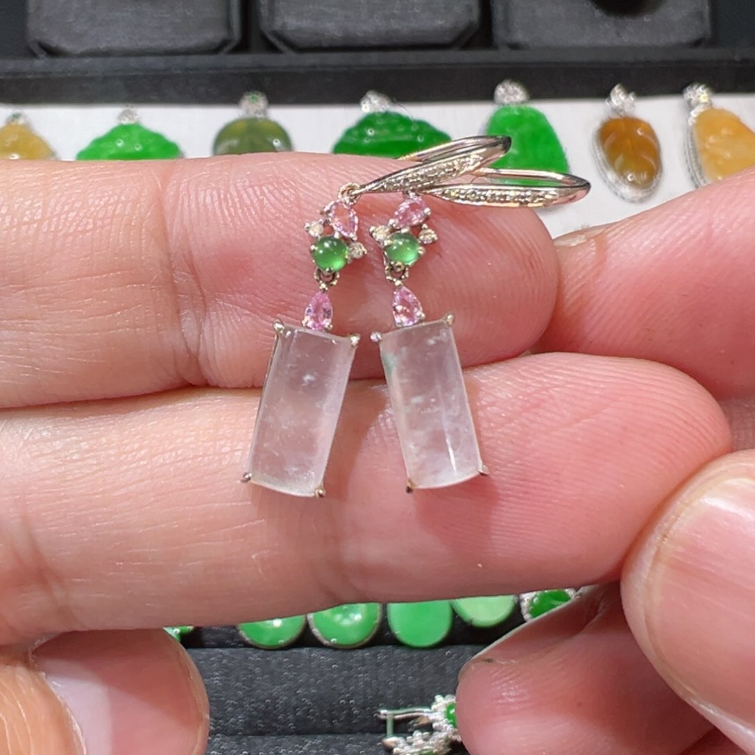 【闪购商品】翡翠吊坠(不含链)18K金镶嵌