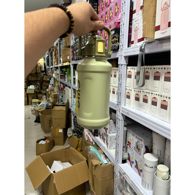 简约休闲风家用保温杯健身学生车载便携式