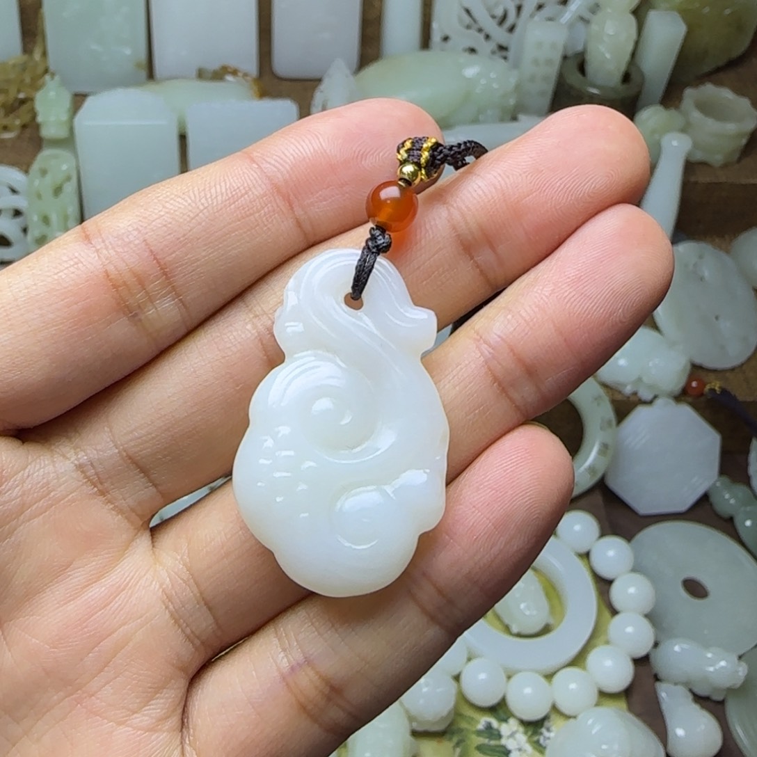 D***a和田玉未镶嵌挂件