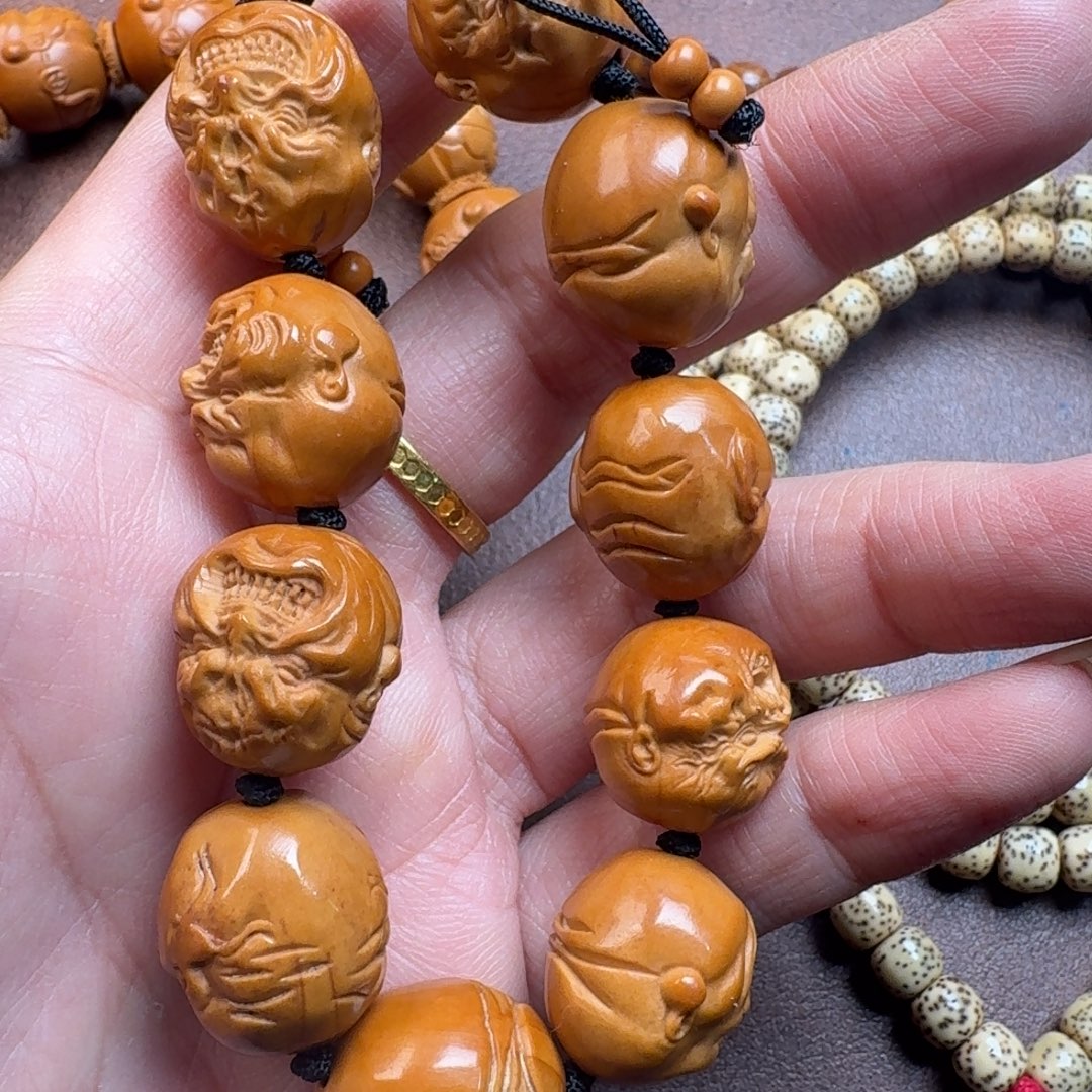 吴****猴头核桃手串哈哈哈哈哈