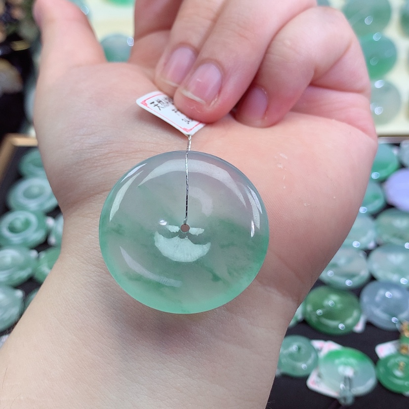 【闪购商品】翡翠未镶嵌颈饰