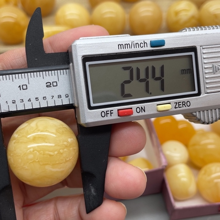 琥珀裸石未镶嵌蜜蜡