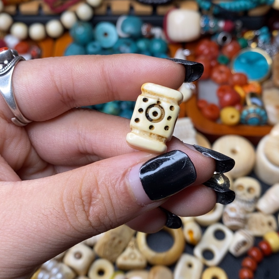 F***g铜藏传文玩高白背云