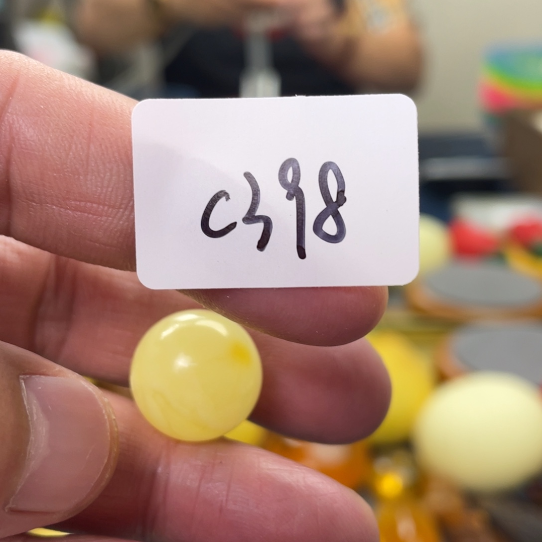 手链琥珀未镶嵌多样性发，发其中一件