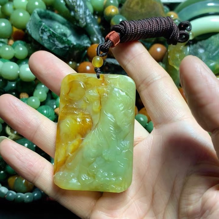 岫岩玉花玉岫玉生肖老虎牌子吊坠项玉石王花玉三色俏色一物一图
