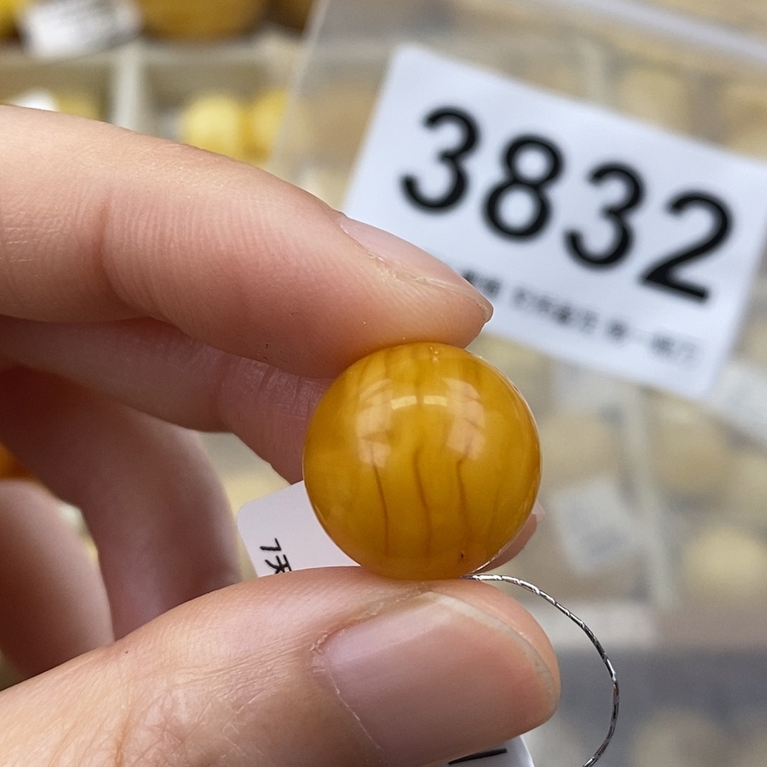 蜜蜡未镶嵌珠宝奇石15