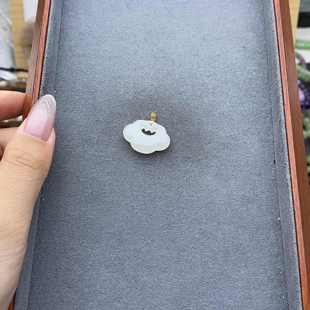 和田玉吊坠(不含链)18K金镶嵌