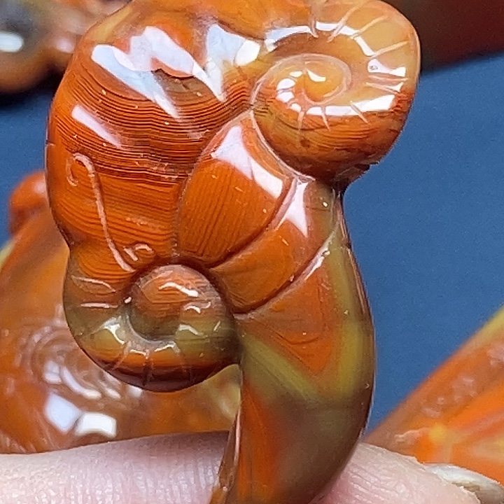 玛瑙/玉髓挂件未镶嵌西**勇