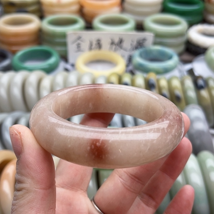 石英质玉手镯未镶嵌