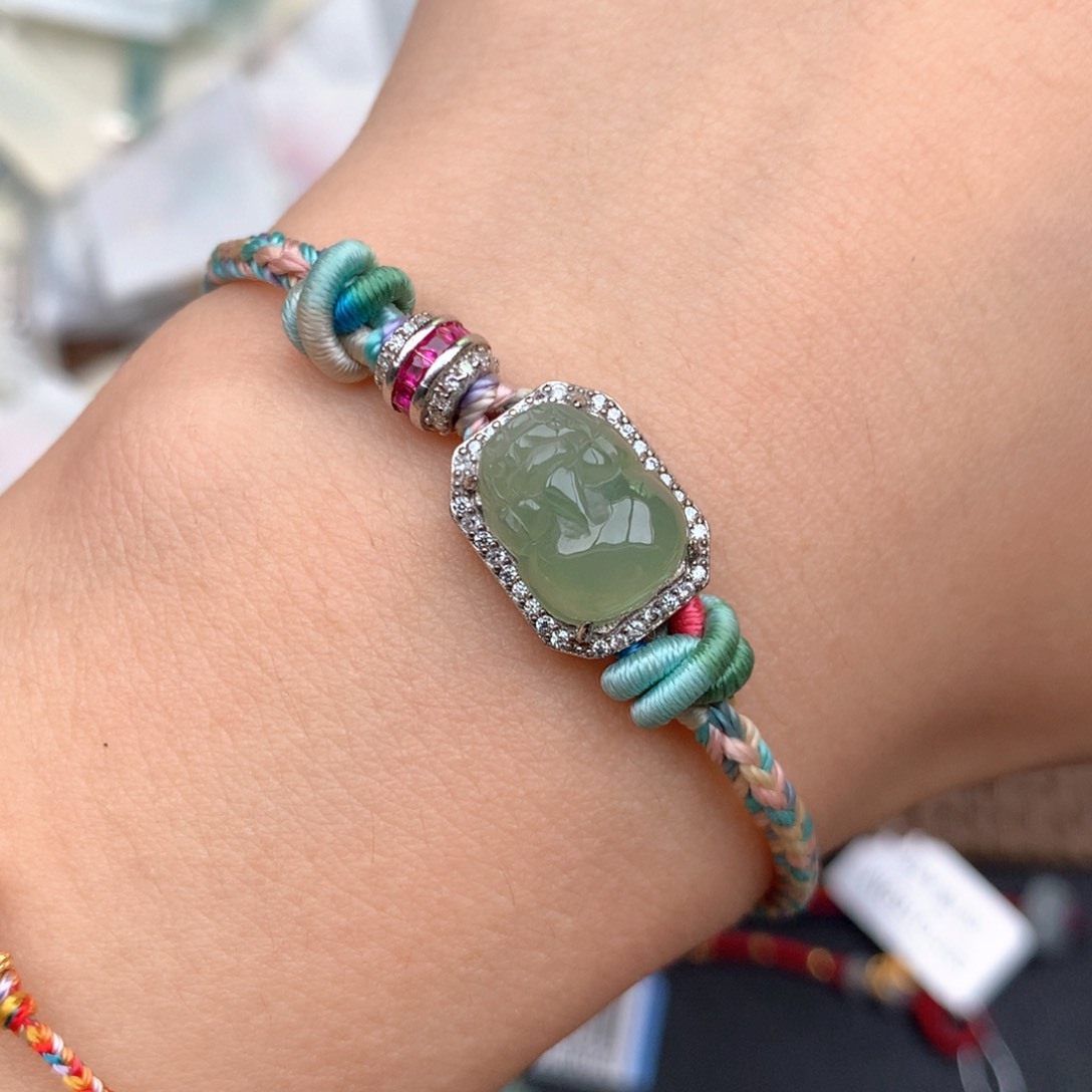 未镶嵌挂件翡翠….