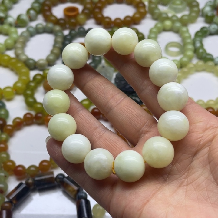 蛇纹石玉手串未镶嵌