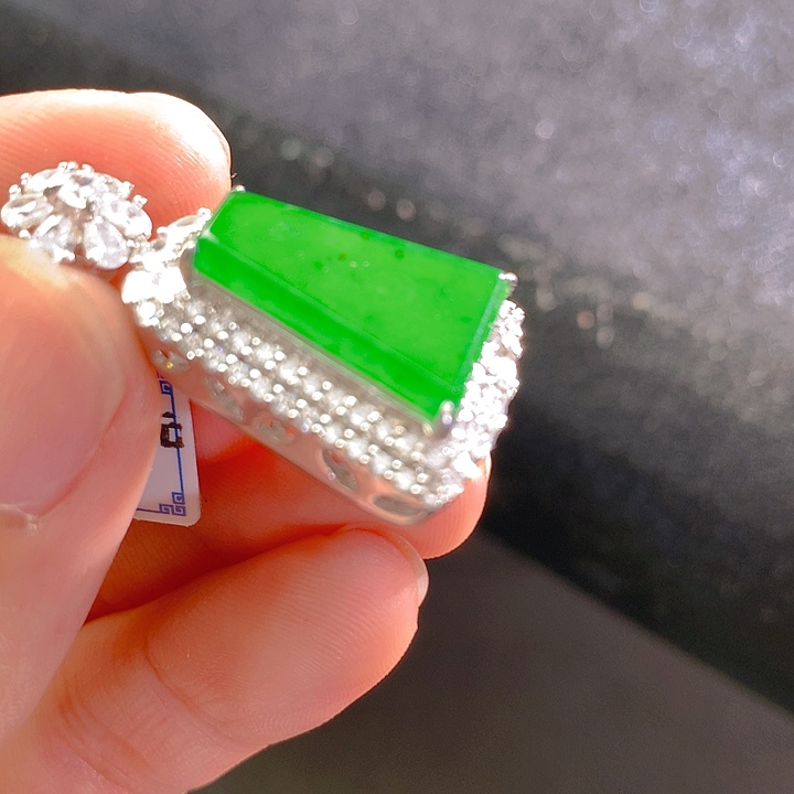 【闪购商品】翡翠颈饰银S925镶嵌翡翠