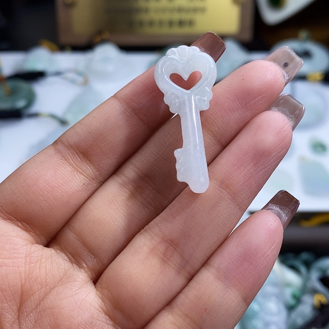 翡翠未镶嵌颈饰456