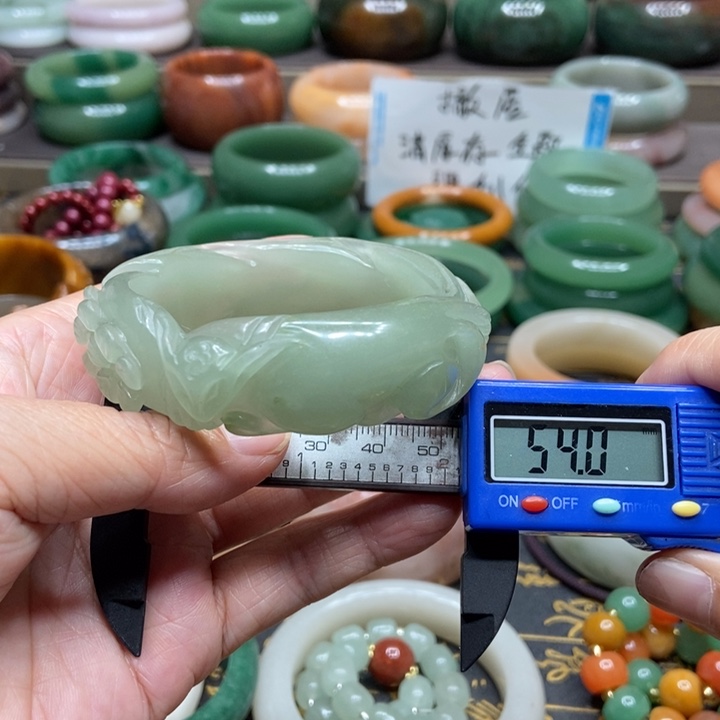 石英质玉手镯未镶嵌