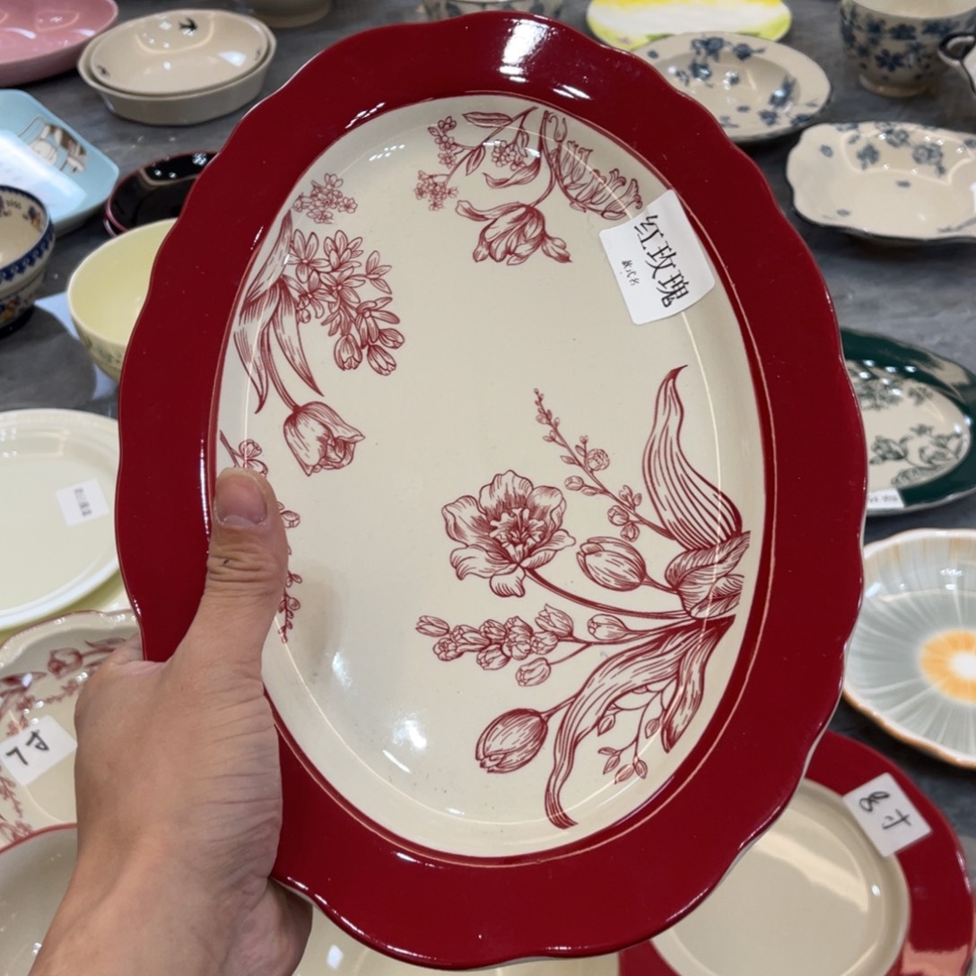 陶瓷微瑕餐具介意勿拍，满18飞！