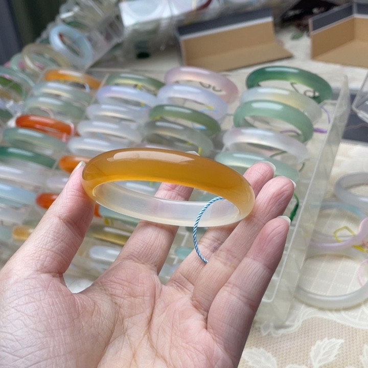 玛瑙/玉髓未镶嵌手镯54圈口