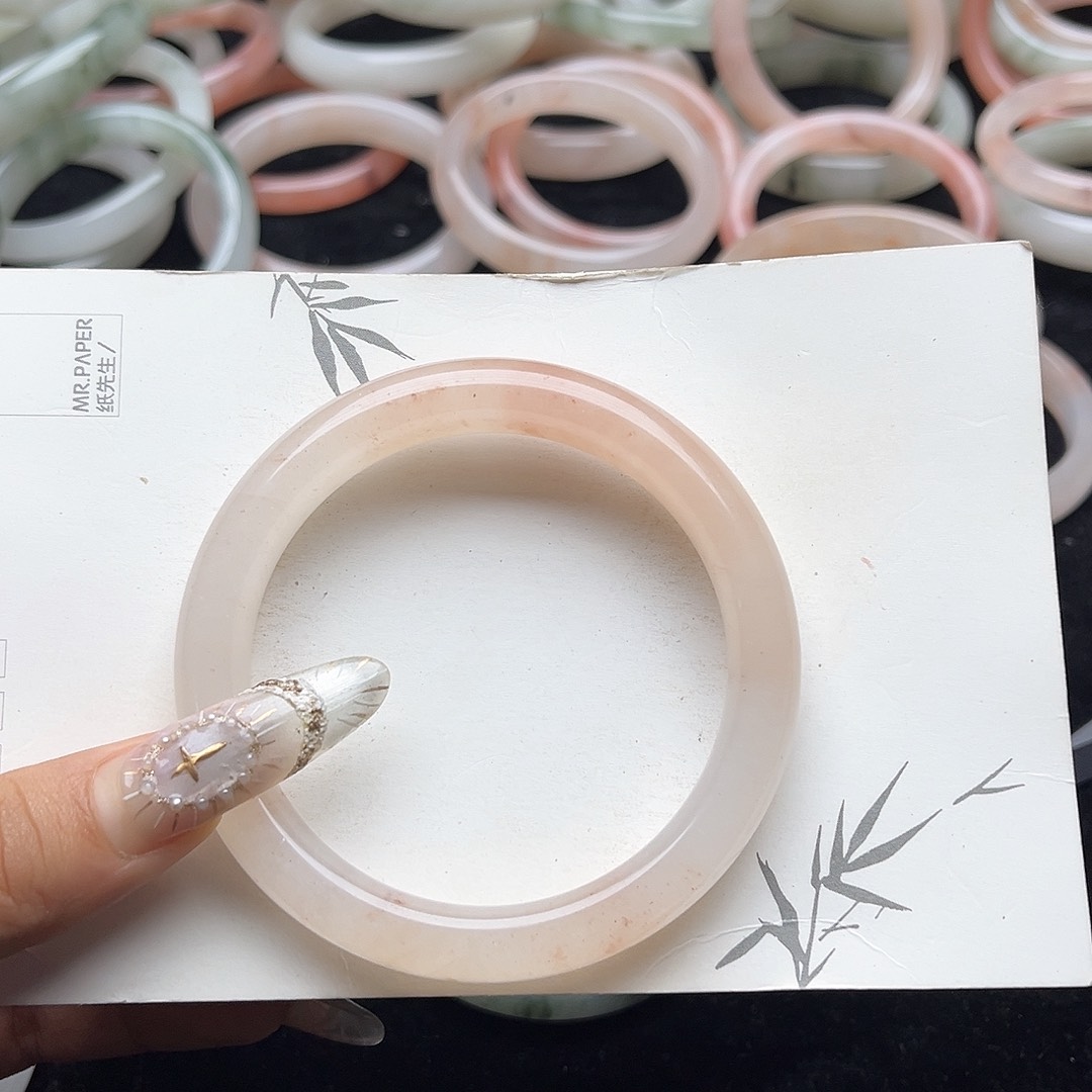 未镶嵌手镯石英质玉h24