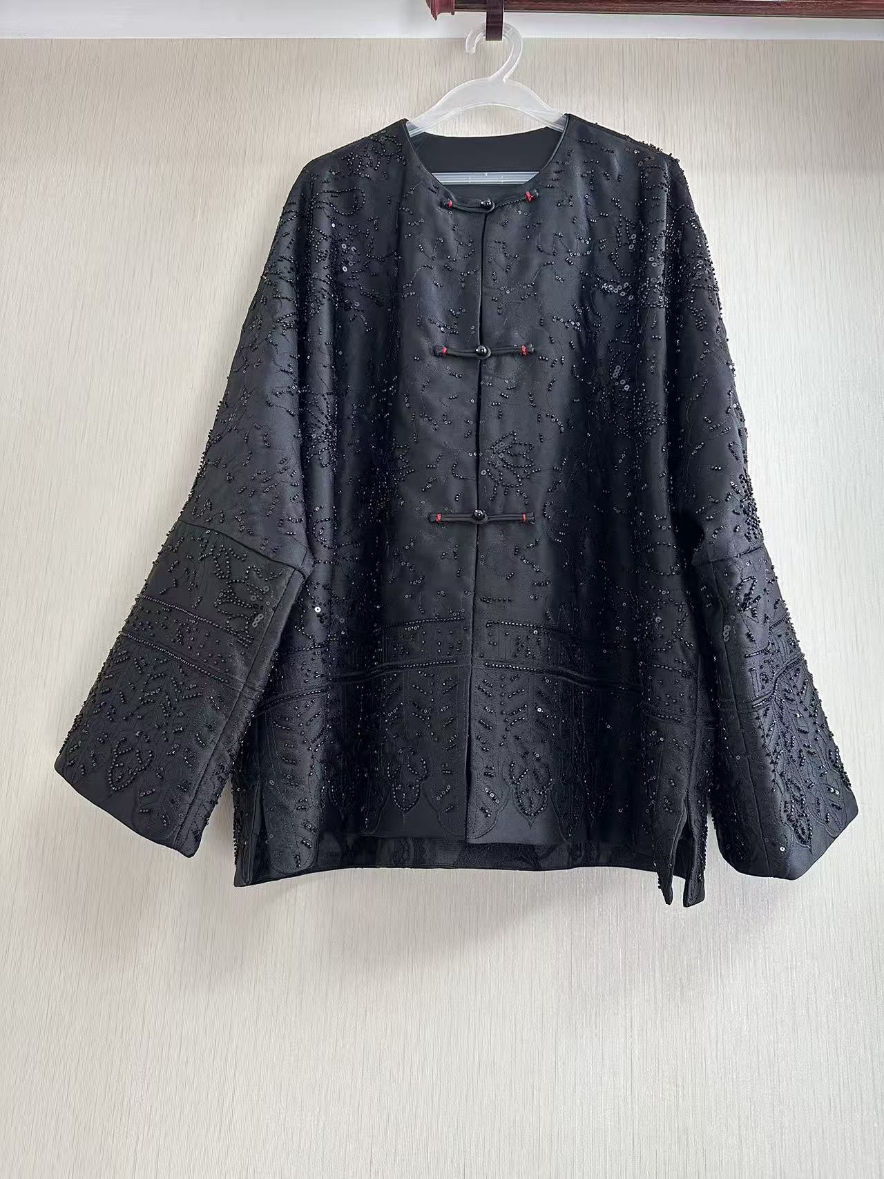 【鑫兰精选】新品高货黑色重工艺串珠外套时尚休闲
