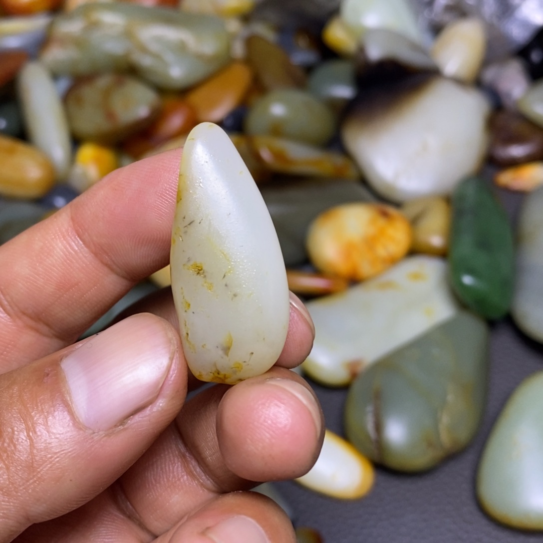 和田玉（糖玉）未镶嵌挂件