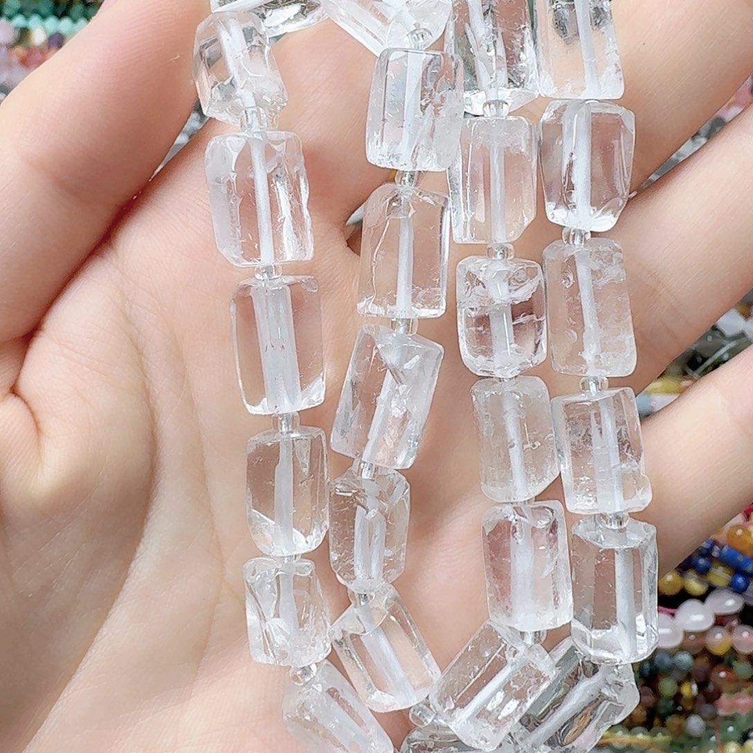 玛瑙/玉髓合金珠宝半成品白水晶随形柱子一条