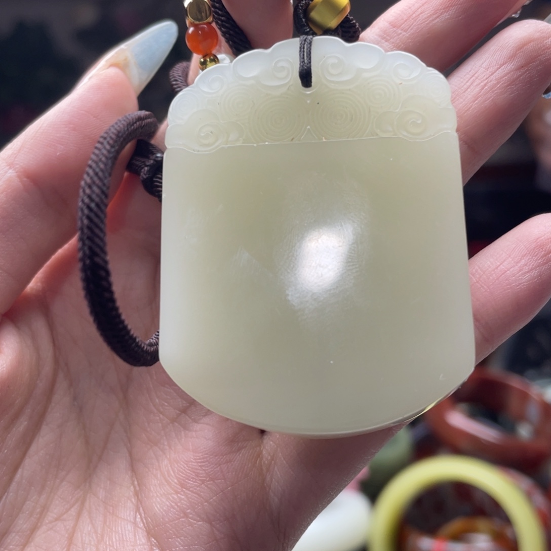 和田玉未镶嵌颈饰