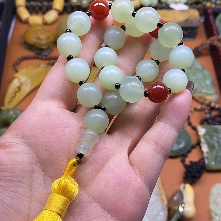 透闪石-蛇纹石玉未镶嵌吊坠(不含链)