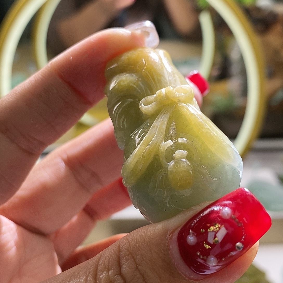 【闪购商品】翡翠颈饰未镶嵌钱袋