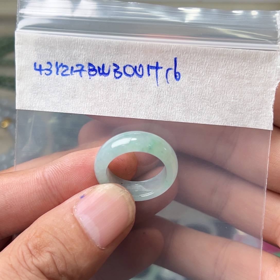 定制翡翠未镶嵌妮****