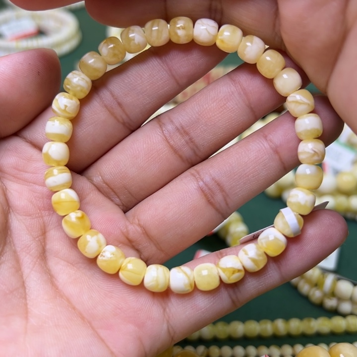 蜜蜡未镶嵌珠宝奇石