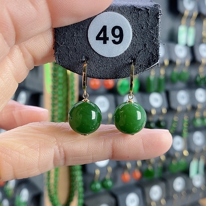 和田玉耳饰18K金镶嵌青*案