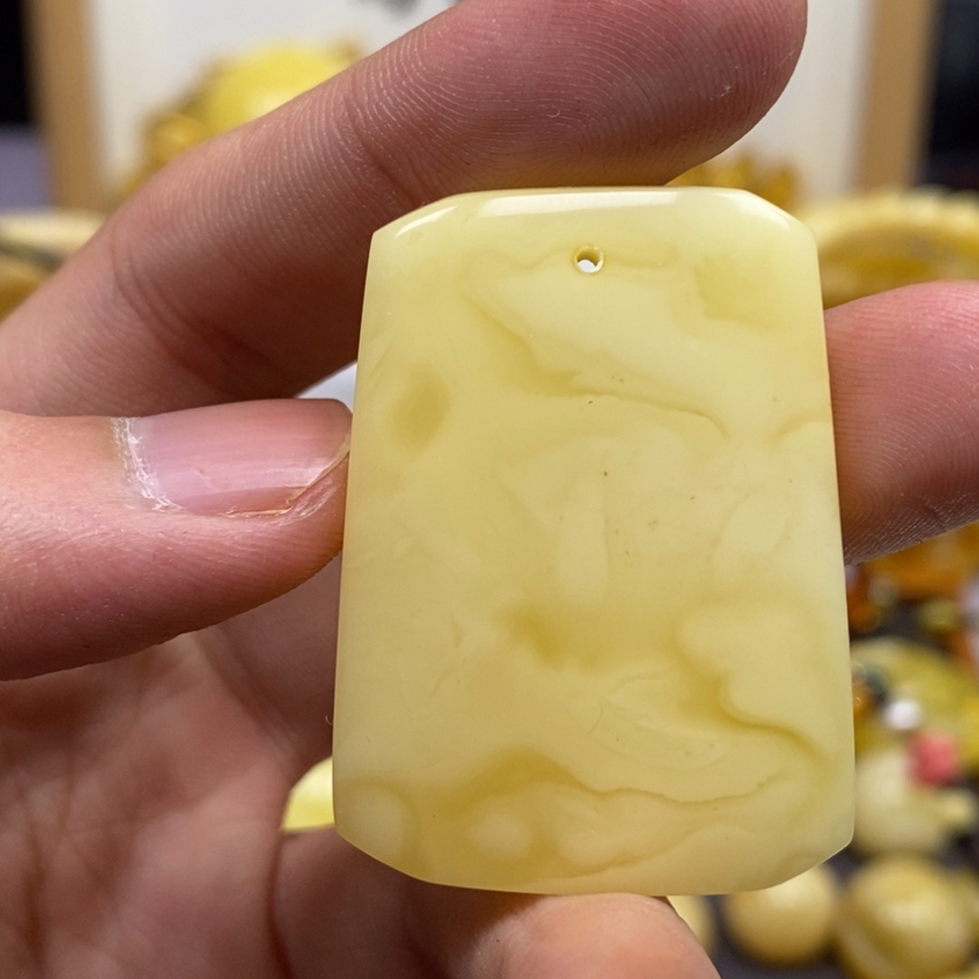 可***能琥珀未镶嵌裸石蜜蜡