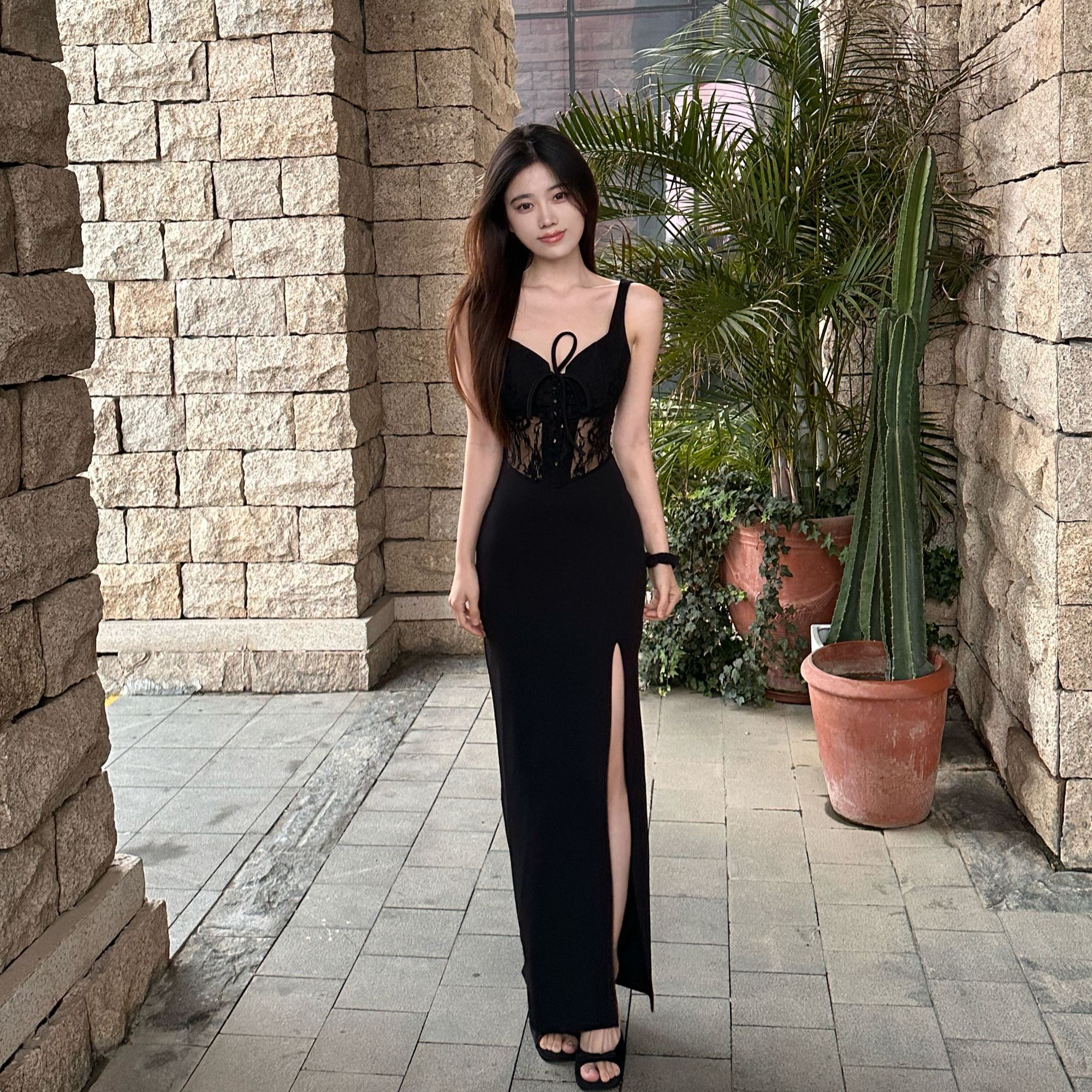 Susu新 美丽无罪 性感黑色礼服蕾丝开叉修身显瘦名媛吊带长裙