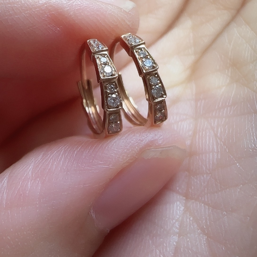 耳饰18K金镶嵌天然钻石