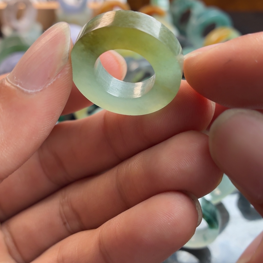 定制翡翠未镶嵌戒指