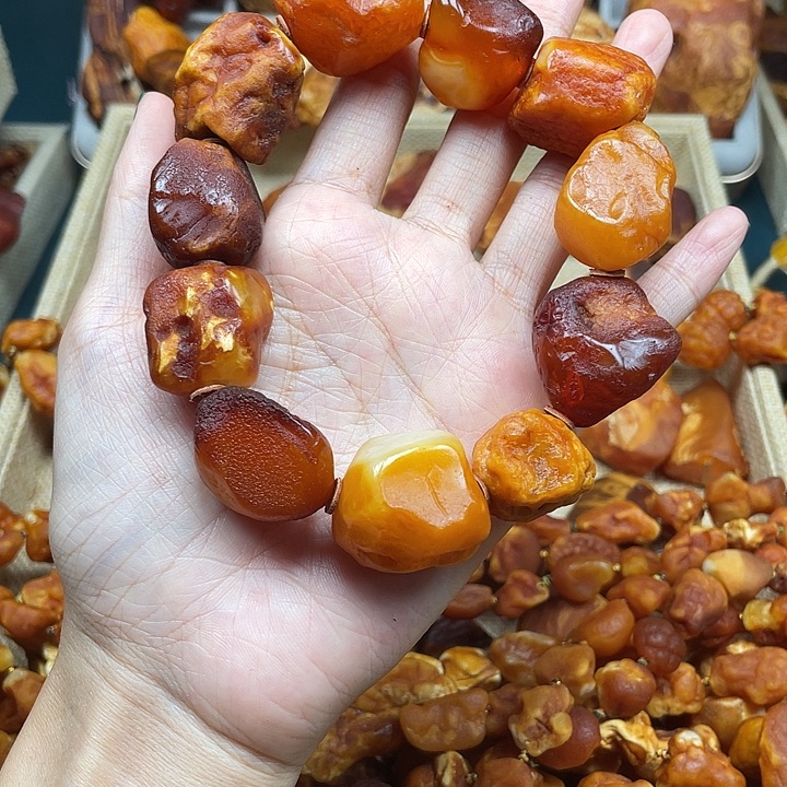 琥珀未镶嵌珠宝奇石