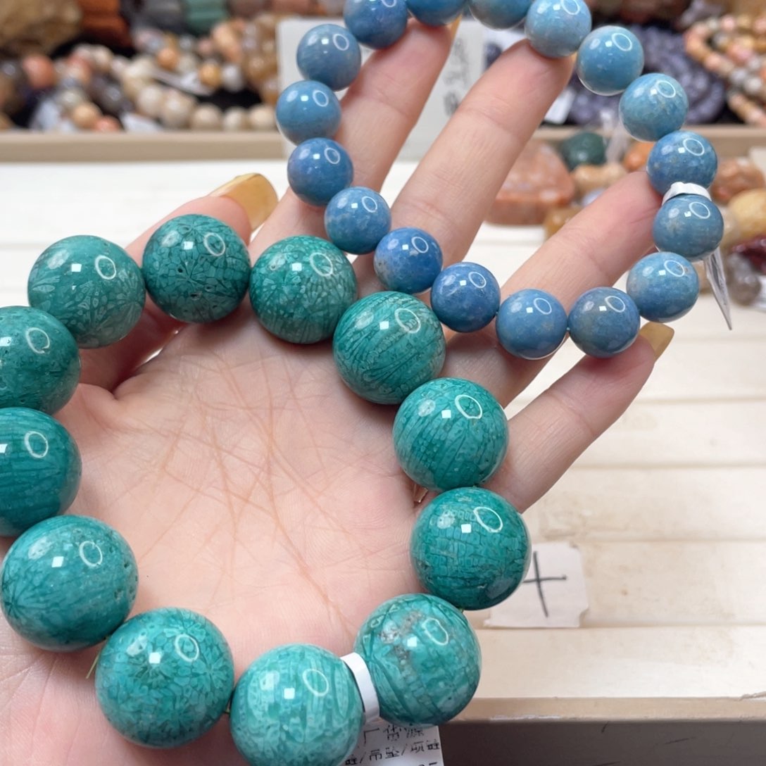 未镶嵌手串硅化玉菩**?467