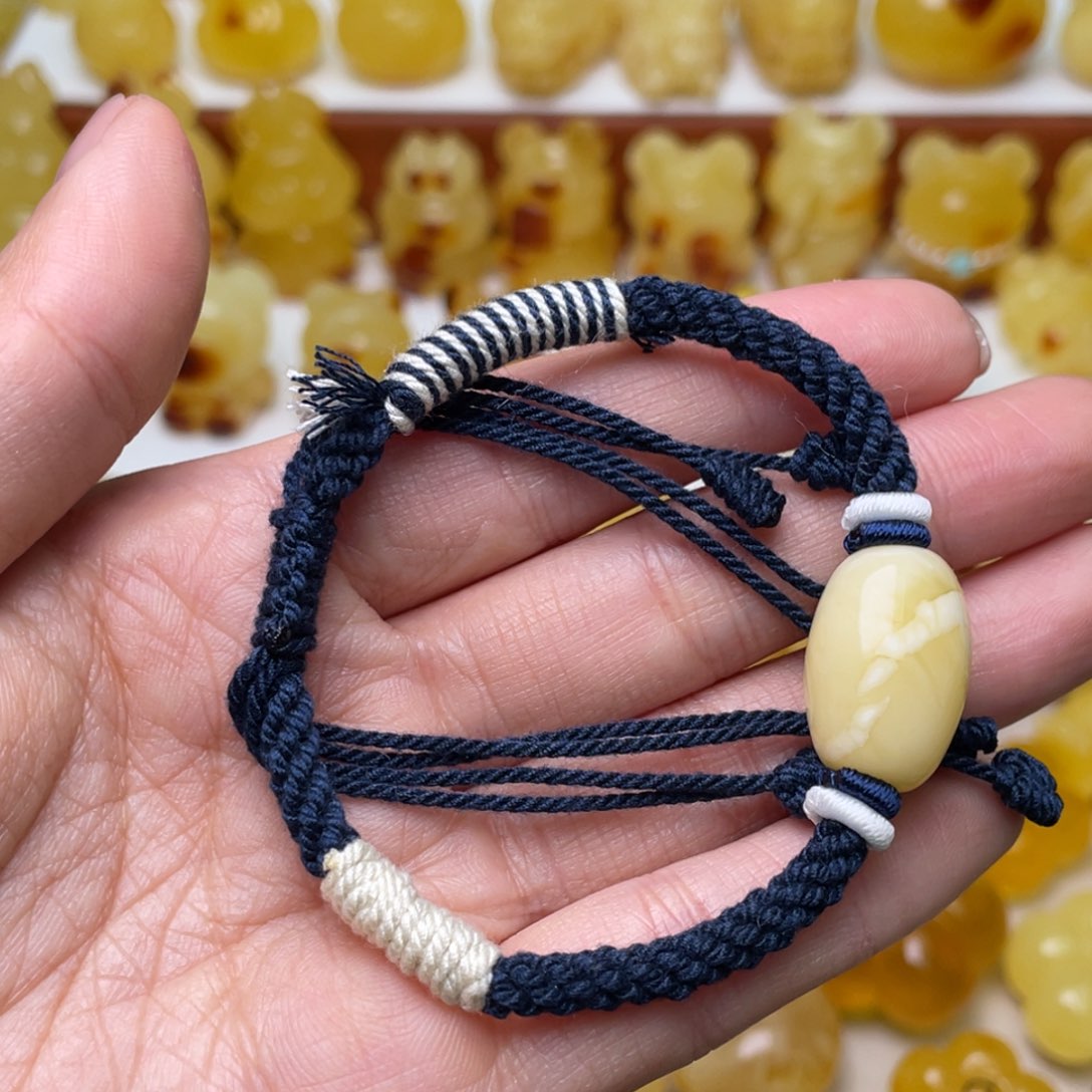 琥珀吊坠(赠链)未镶嵌