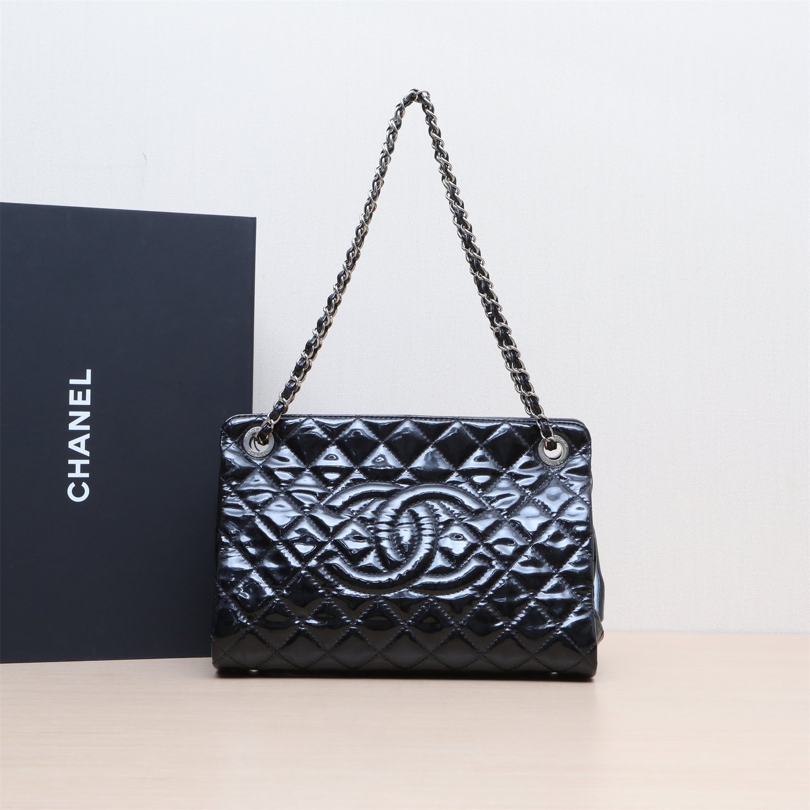 95新 Chanel/香奈儿 漆皮 托特 黑色 30CM 单肩包P244794465