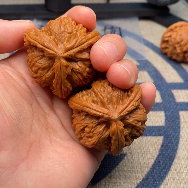 吊坠文玩核桃不**心三棱