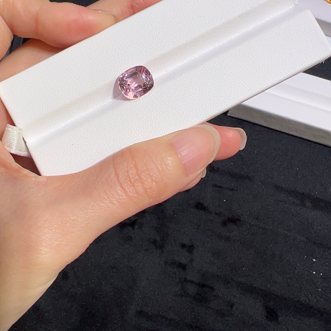 珠宝半成品未镶嵌碧玺3.24ct粉