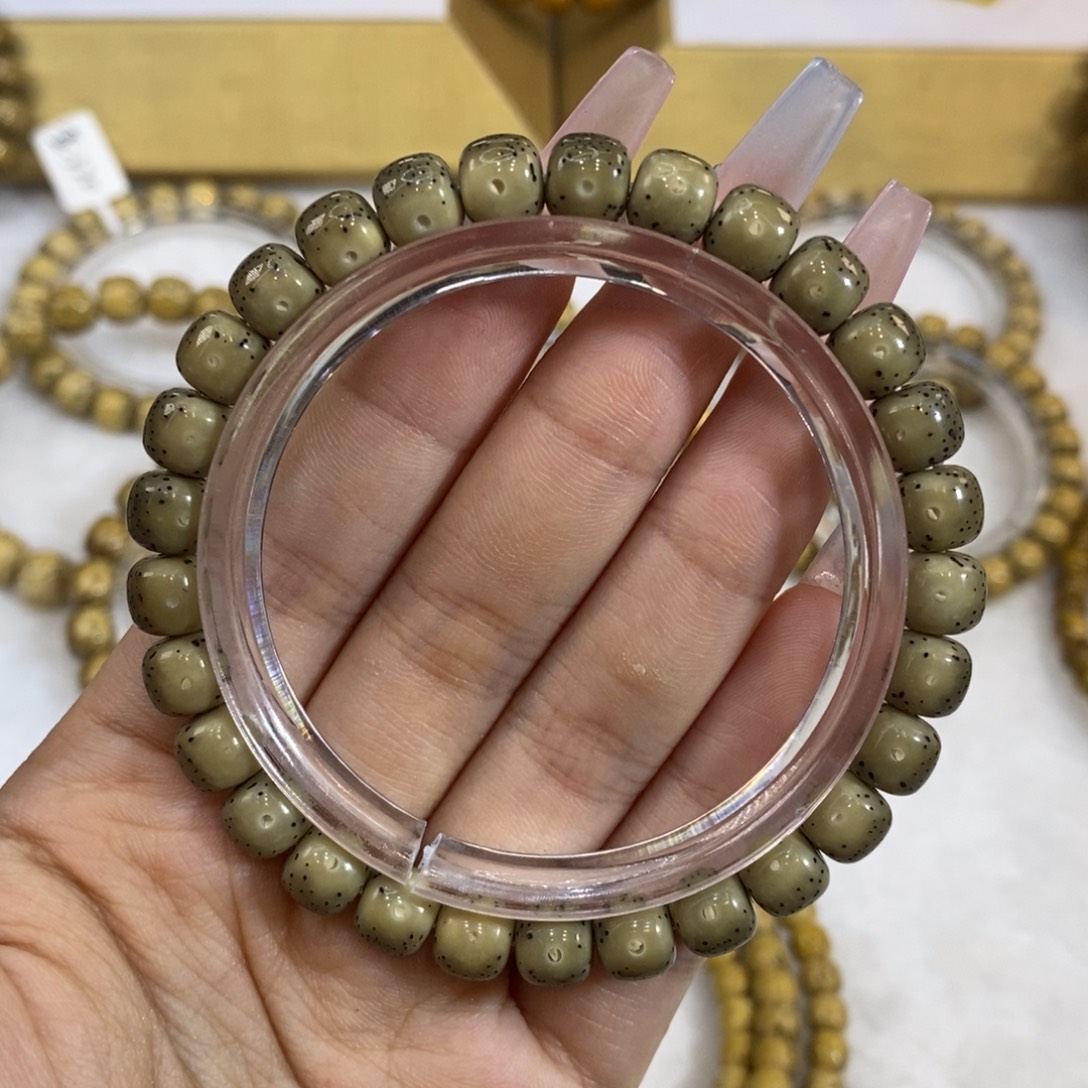 星月菩提吊坠8x7石玉翡翠绿半壁江山小细星