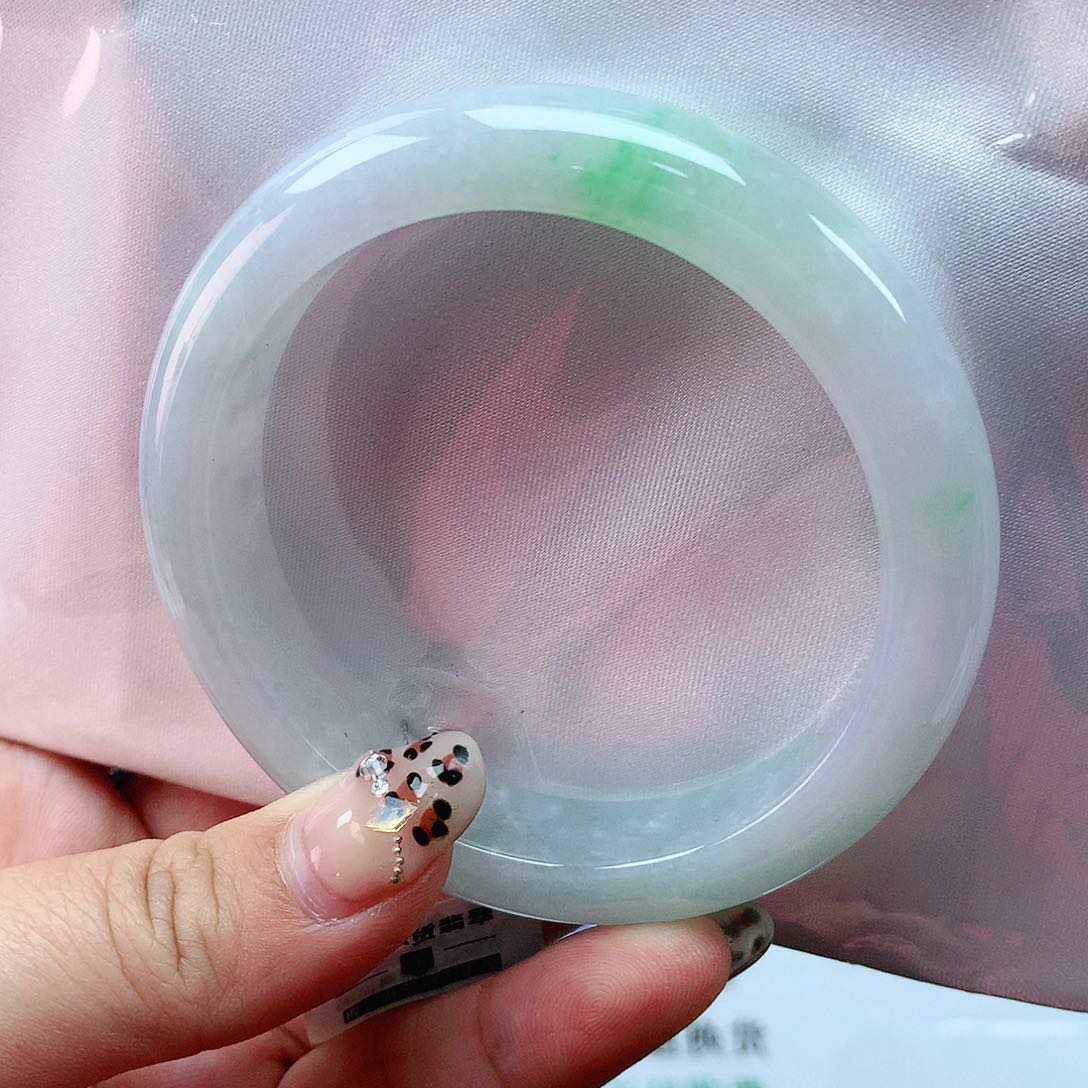 翡翠手镯未镶嵌58圈