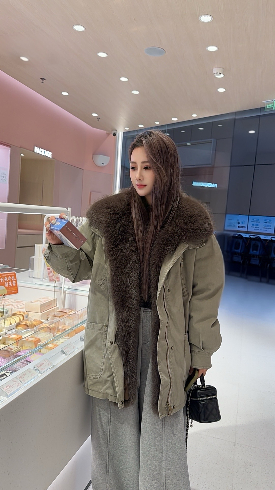 韩版女装冬季新款时尚设计感百搭大毛领工装派克服加绒加厚外套