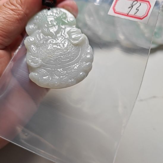 翡翠未镶嵌颈饰天然翡翠A货