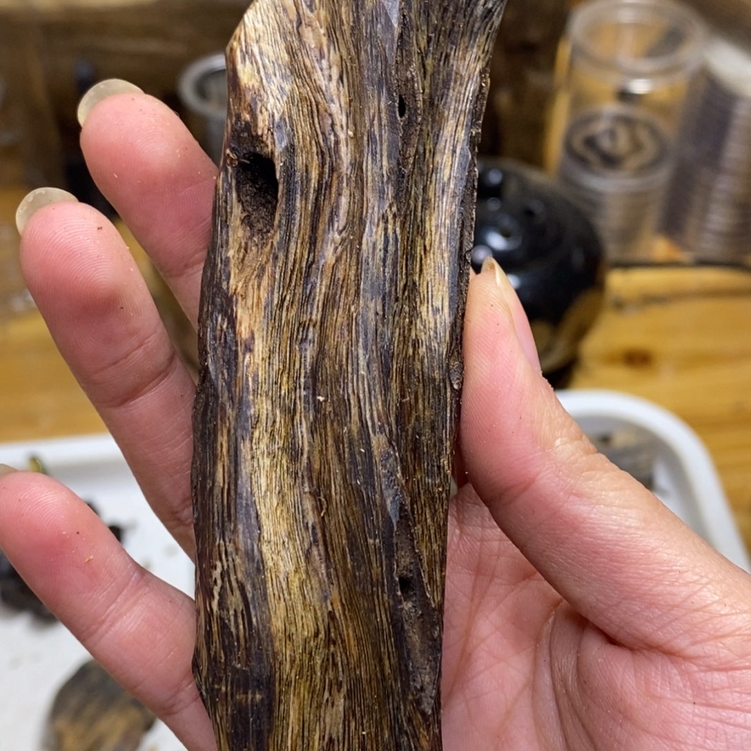 ****觉沉香高油香薰乌身38克