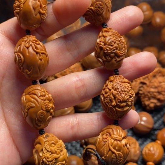 橄榄核吊坠金蟾手串