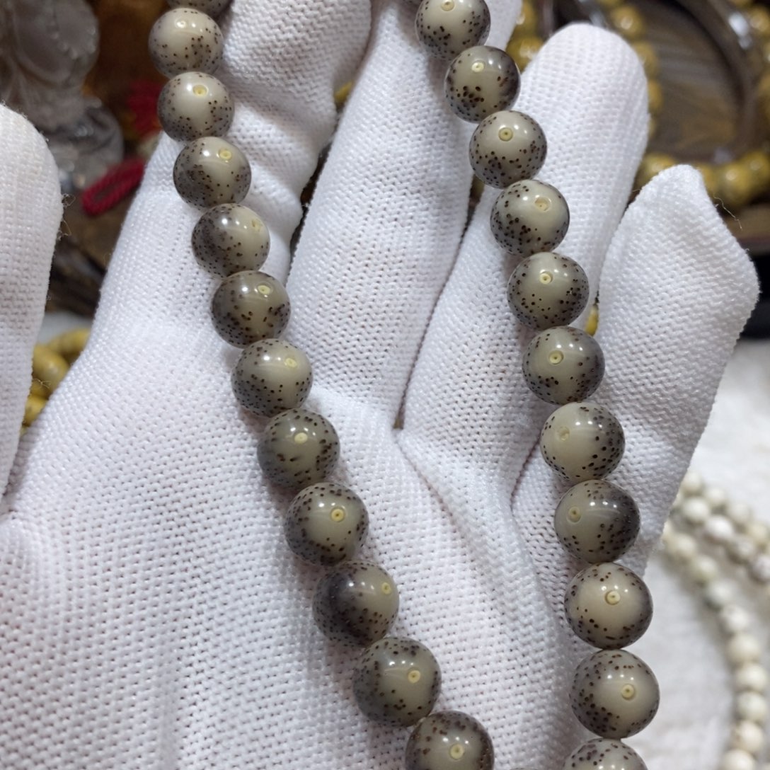 星月菩提手串糯冰9圆头条