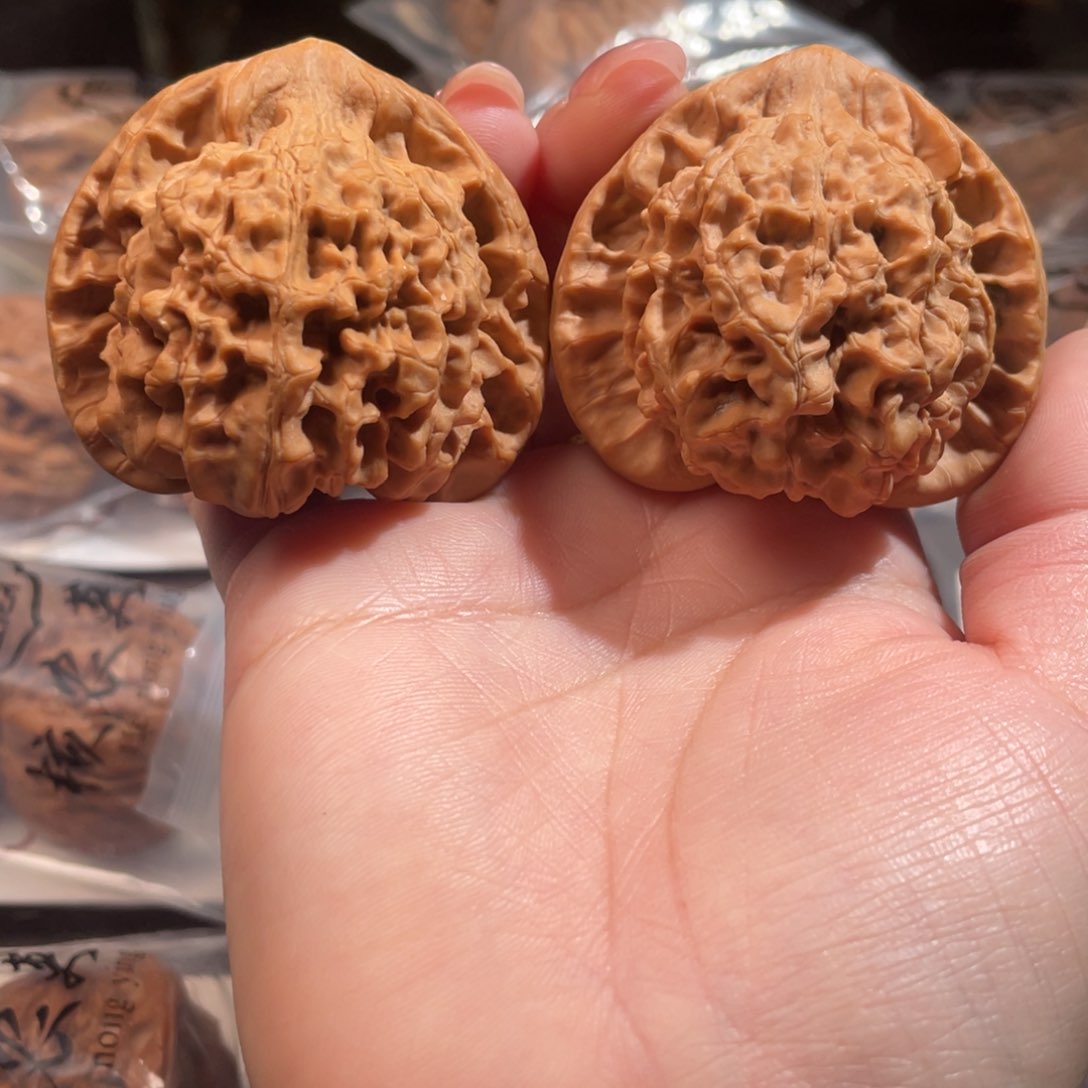 文玩核桃吊坠50.5官帽