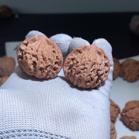 文玩核桃把件野生